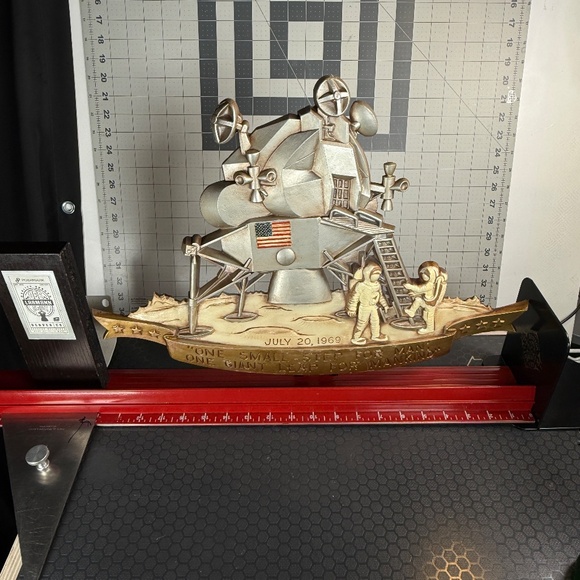 APOLLO 11 MOON LANDING  |  WALL PLAQUE  |  CAST METAL  |  USA  |  RARE  | - Picture 5 of 16